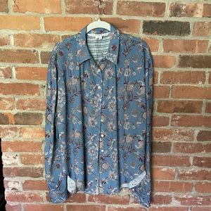 VERONICA BEARD Dazed Floral blouse size 4
Cornflower Blue moody floral print